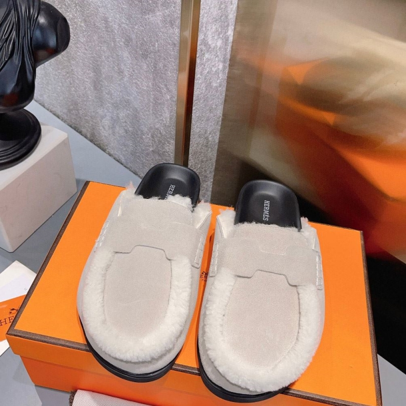 H**mes slippers